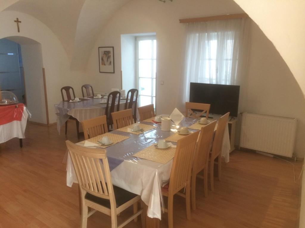 Апартаменты Haus Zum Nibelungenlied Мелк Экстерьер фото